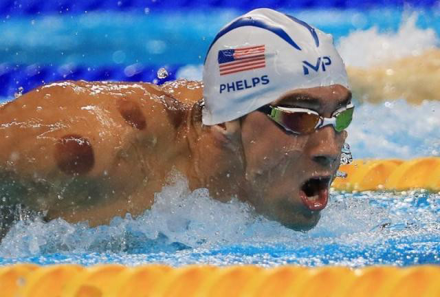 プロ水泳選手